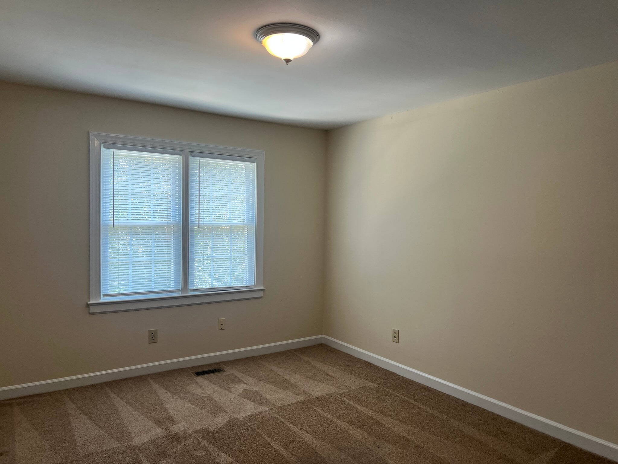 Building Photo - 2505 Saint Christopher Cir SW