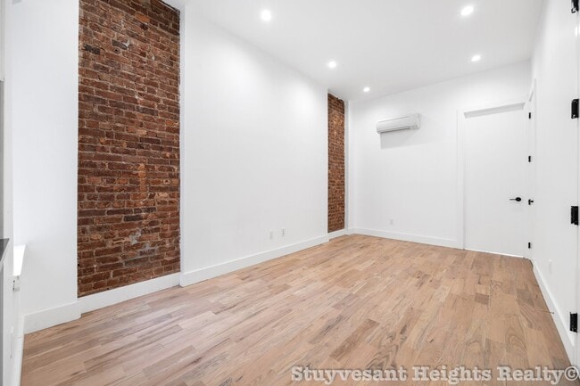 Building Photo - 3056 44th St