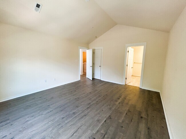 Building Photo - 248 Craftsman Cir