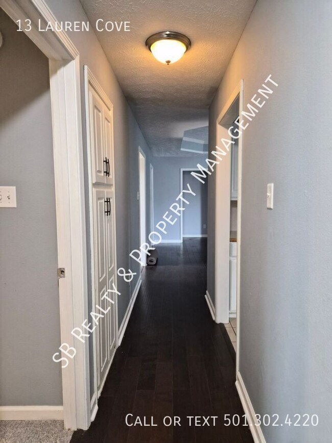 Building Photo - 13 Lauren Cove