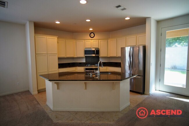 Building Photo - Stunning 4 Bed, 2.5 Bath Home with Pool Access | Southwest Bakersfield