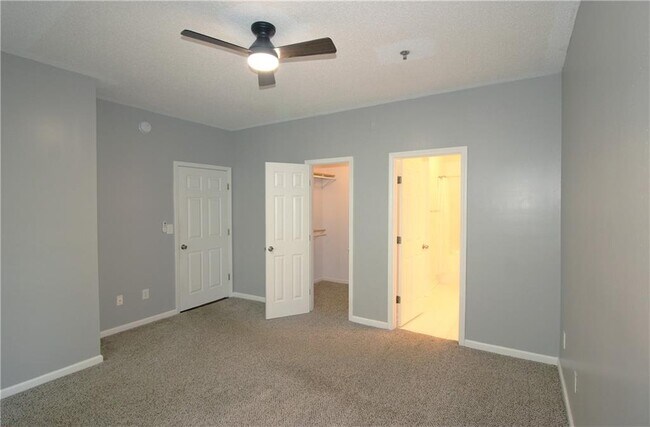 Building Photo - 210 Spring Heights Ln