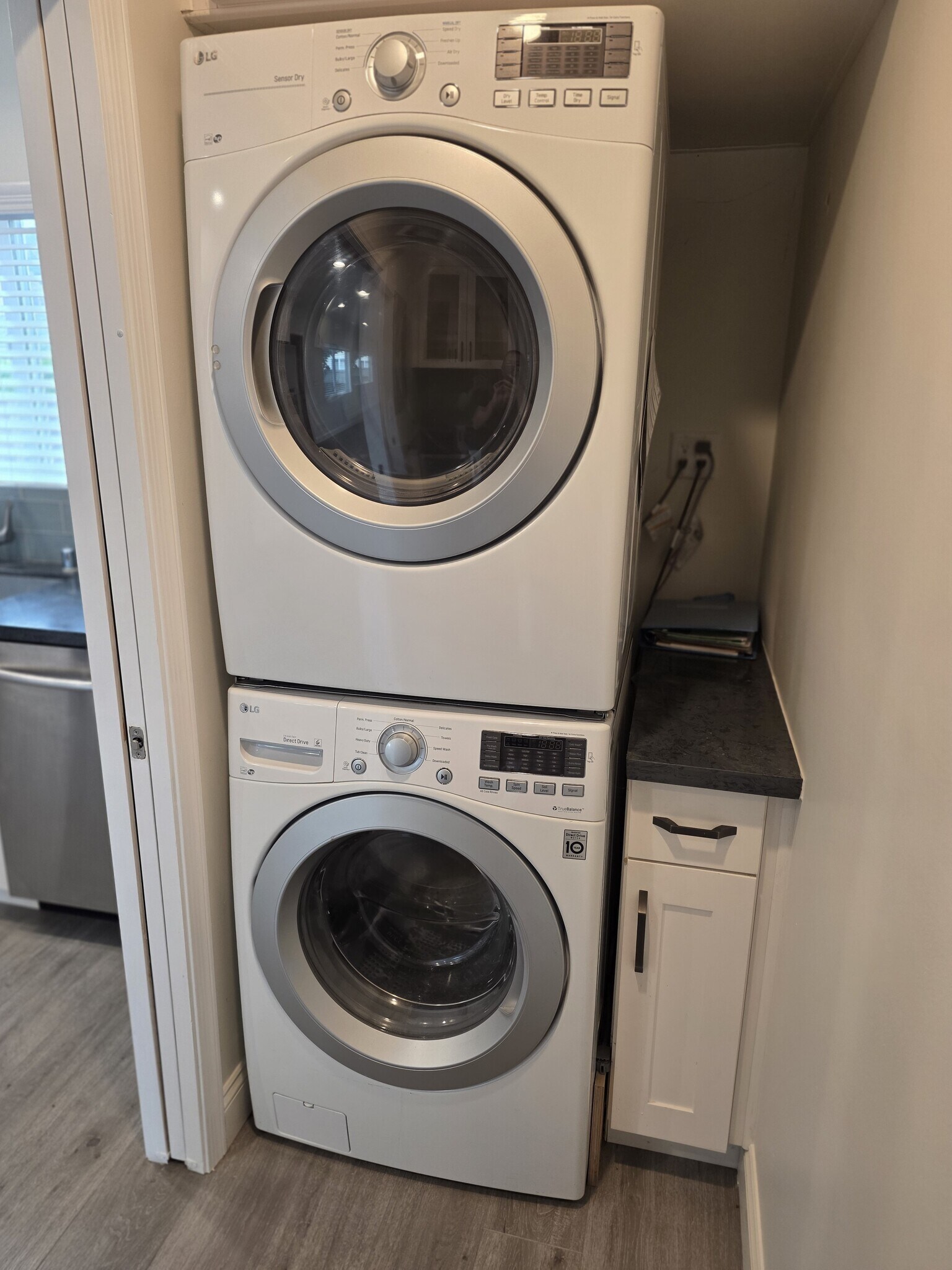 Building Photo - 425 Western Ave