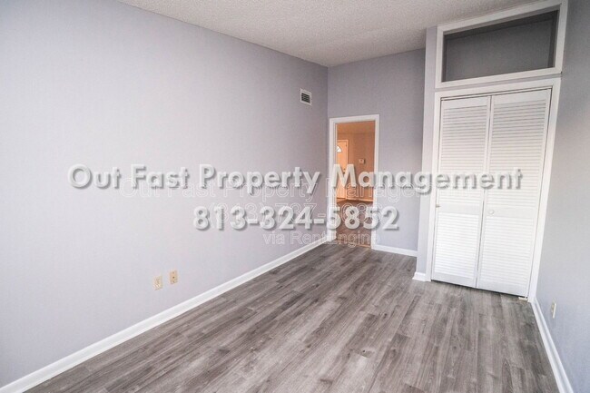 Building Photo - 2764 Kavalier Dr