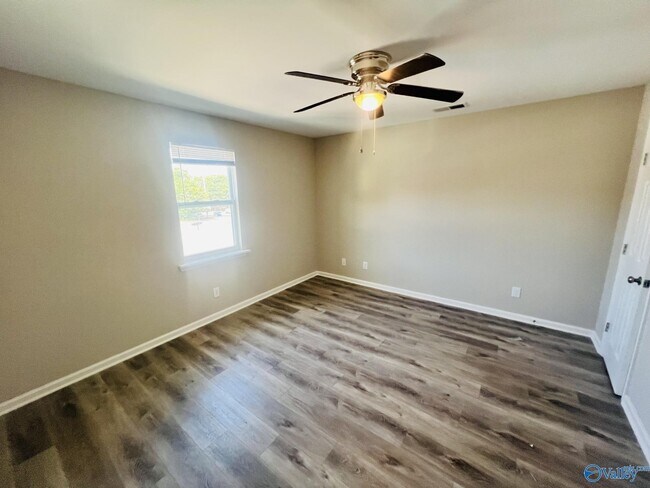 Building Photo - 1807 Graymont Ln SW