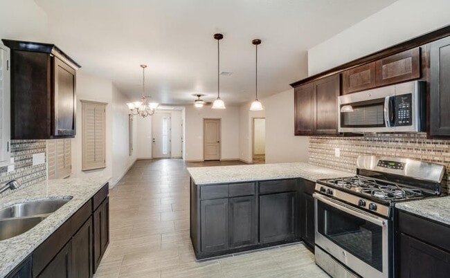 Building Photo - East El Paso 3bed/2bath Refrig A/C in Gated Community with Pool Access!