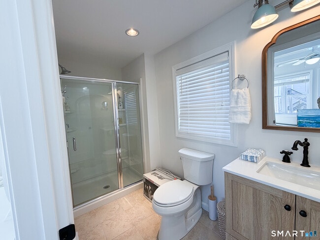 Building Photo - 18 Field Ct