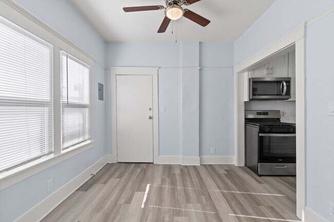 Interior Photo - 1049 E 5th Street