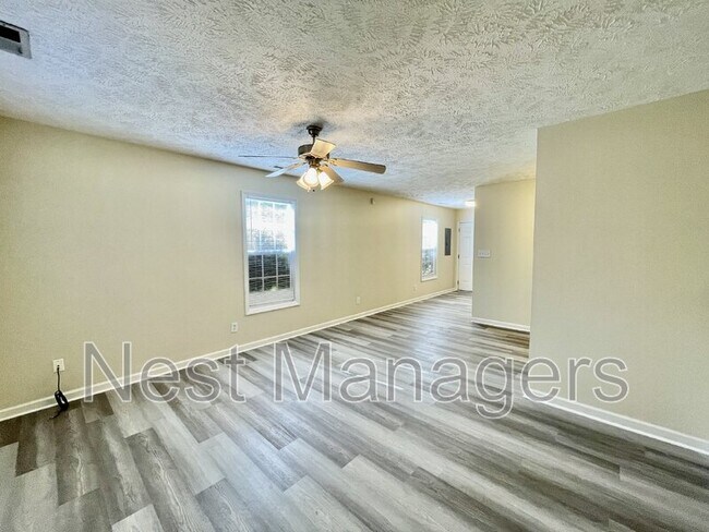 Building Photo - 3721 Betts Dr