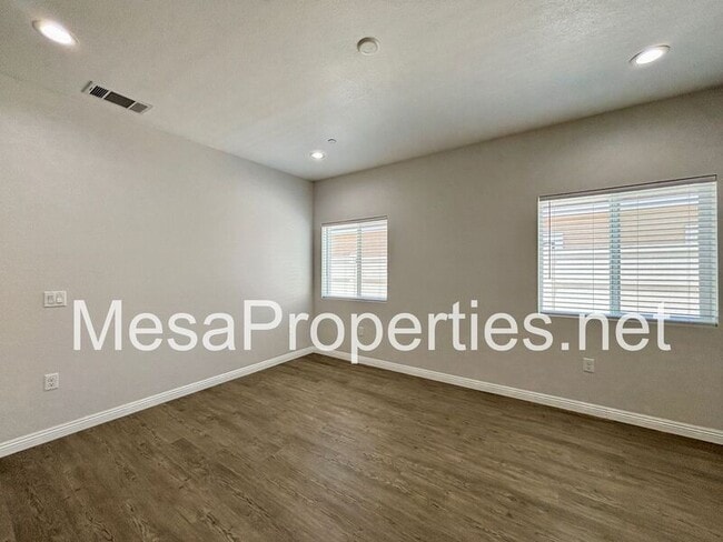 Building Photo - 13555 Sea Gull Dr