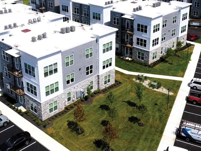 Building Photo - 1350 Log Pond Dr