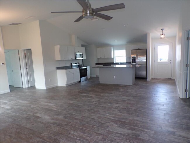Building Photo - 2989 Pinetree St