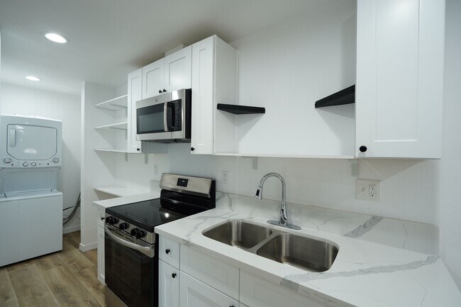 Building Photo - 26074 Bay Ave