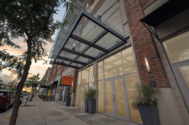 Primary Photo - 350 N Main St