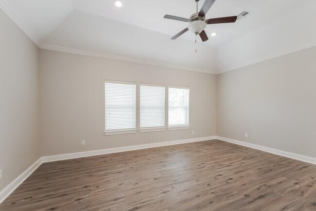 Building Photo - 8724 Kempwood Dr
