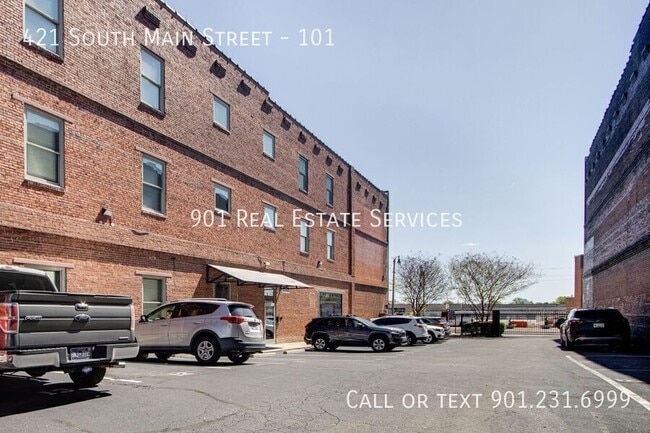 Building Photo - 421 S Main St