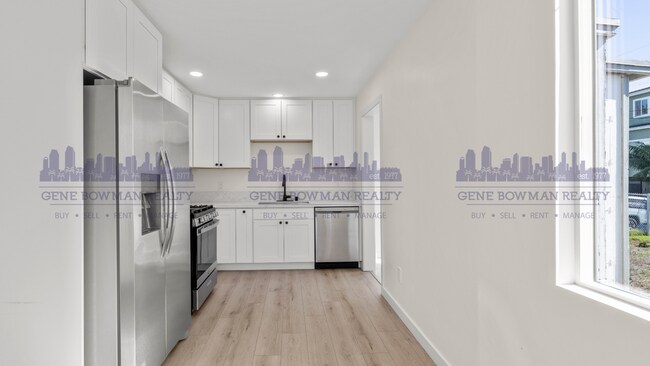 Building Photo - Newly Renovated, Beautiful 2-Bed/1Bath Sta...