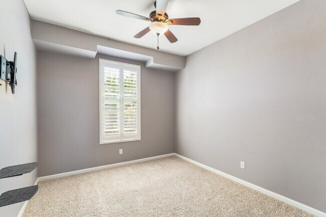 Building Photo - 5816 Amnest Way