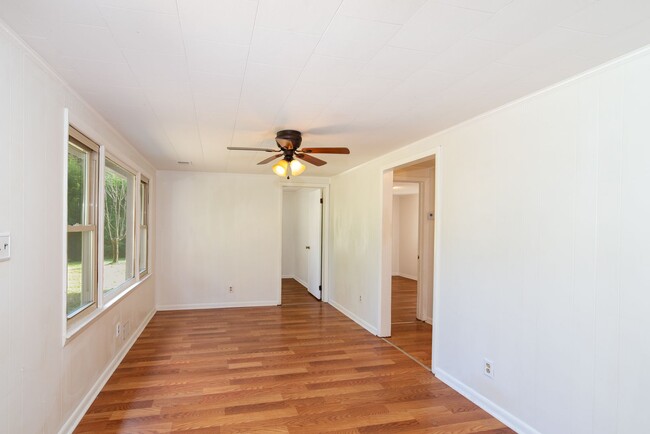 Building Photo - Newly Remodeled Home near Harris Regional ...