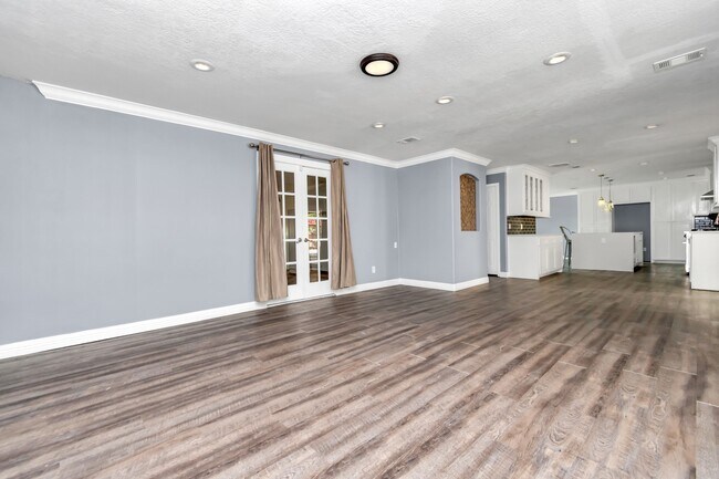 Building Photo - 12418 Mill Ridge Dr