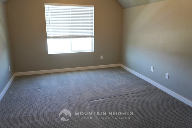 Building Photo - 3977 W Penstemon Wy