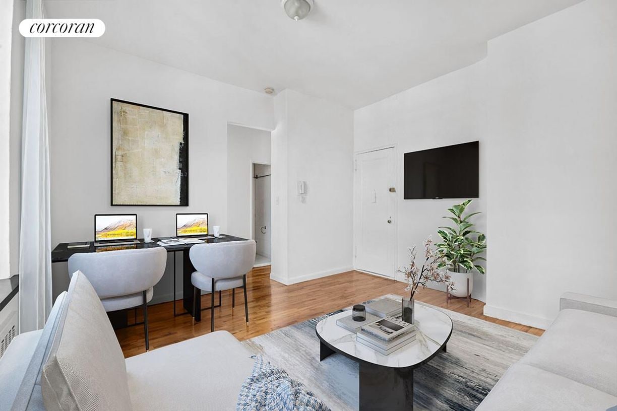 Building Photo - 102 W 80th St