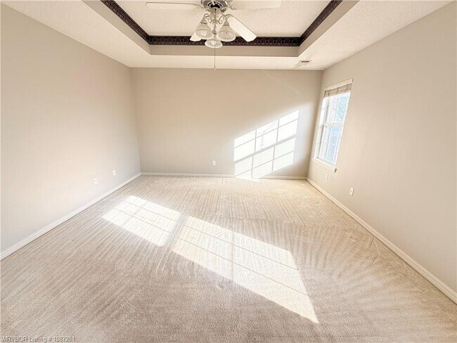 Building Photo - 3140 Eagle Dr