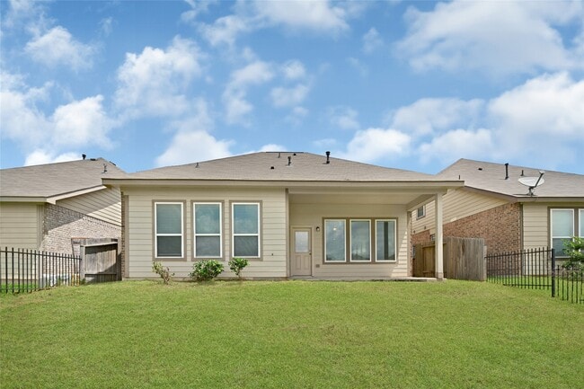 Building Photo - 24931 Pavarotti Pl