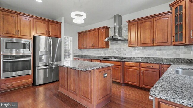Building Photo - 40978 Spur Run Ln