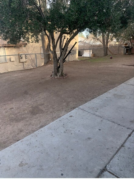 Building Photo - 13 Britz Cir