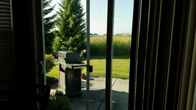 Building Photo - 1401 Millbrook Dr