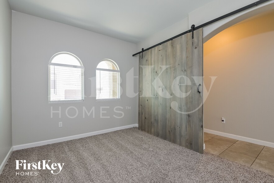 Building Photo - 12191 E Metz Dr