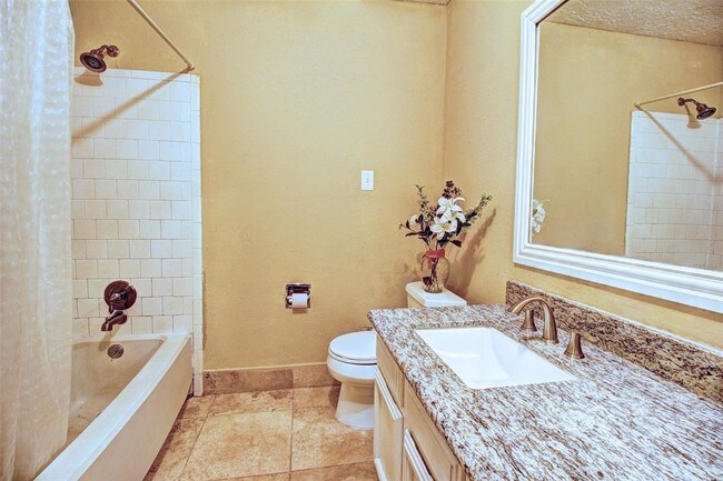 Building Photo - 6615 Briar Terrace Dr