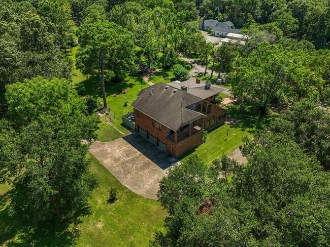 Primary Photo - 3415 Bayou Dr E