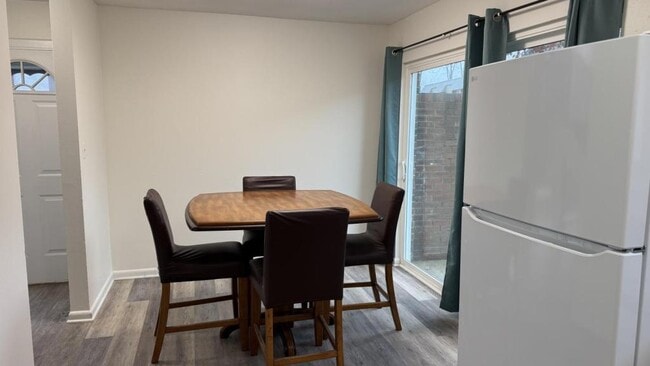 Building Photo - 314 College Park Dr