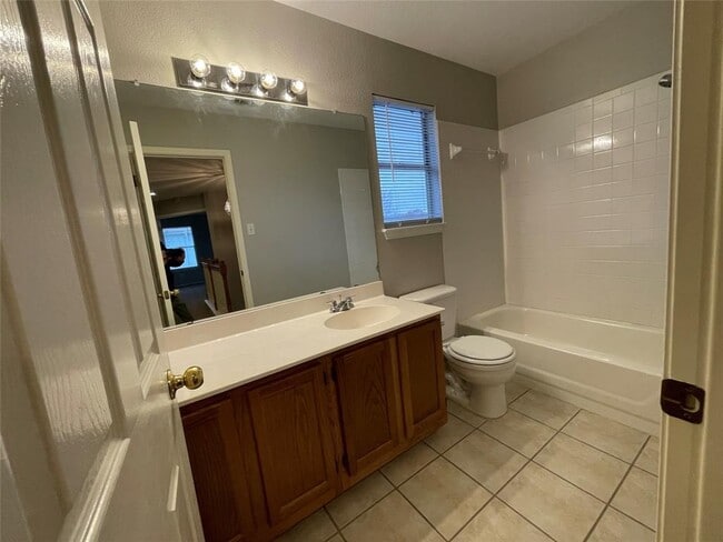 Building Photo - 14828 Single Trce