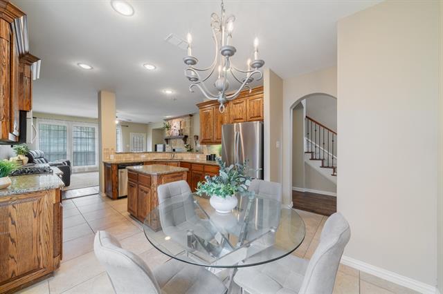 Building Photo - 2116 Chambers Dr