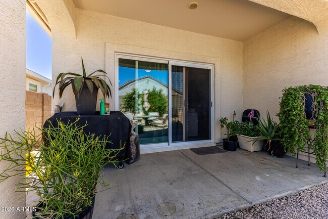 Building Photo - 24456 W Hacienda Ave