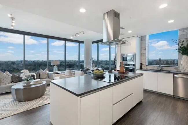 Building Photo - Luxury High-Rise Living with Up to 4 Weeks...
