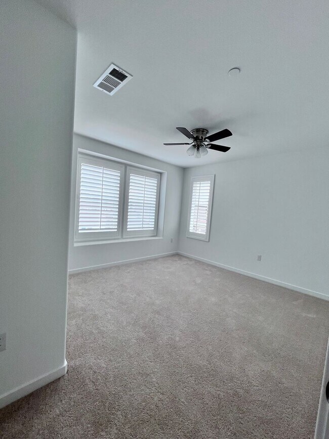 Building Photo - ***NEW BUILD IN LOMA LINDA***