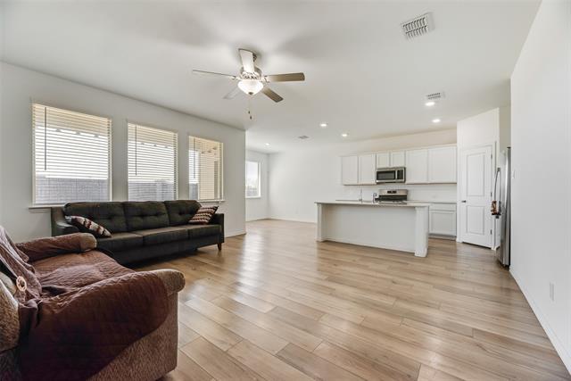 Building Photo - 7904 Blue Heron Ln