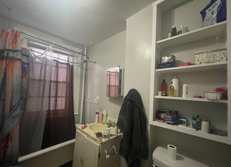 Building Photo - 1 Champney Plz