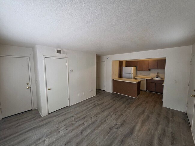 Building Photo - 1200 S Riordan Ranch St