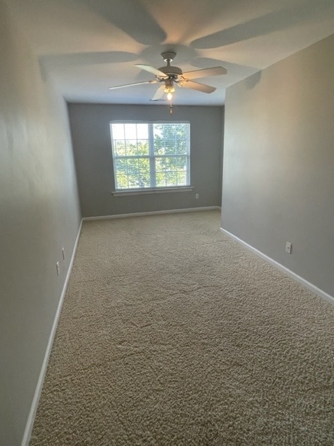 Building Photo - Spacious 3-bedroom, 2.5-bath home