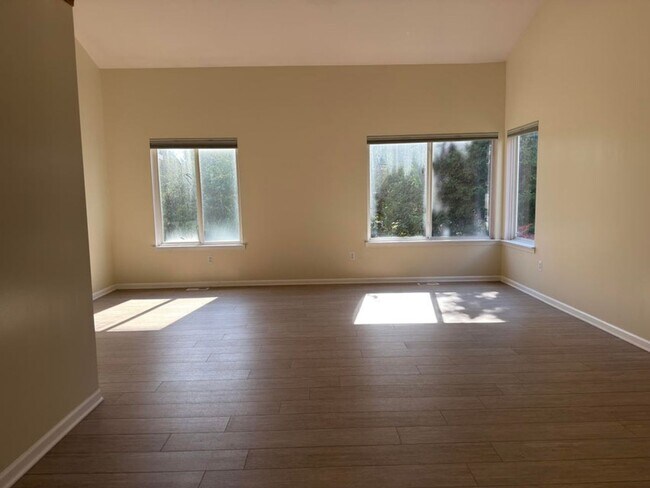 Building Photo - 1929 Harley Dr