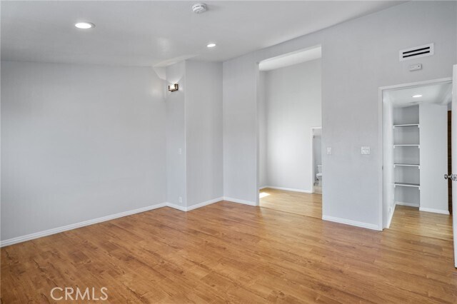 Building Photo - 209 7th St