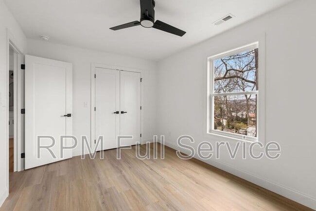 Building Photo - 2109 14th Ave N