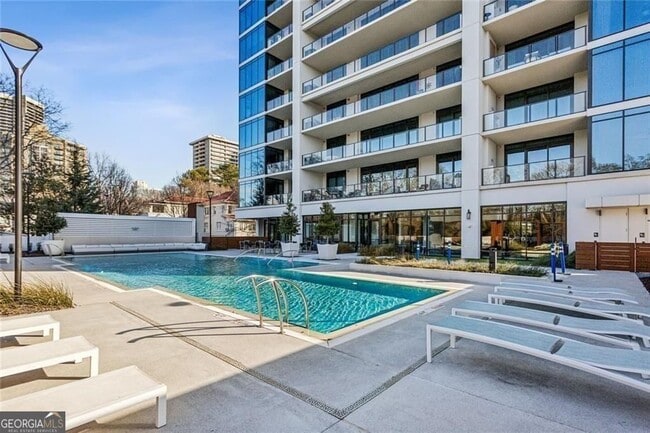 Building Photo - 2520 Peachtree Rd