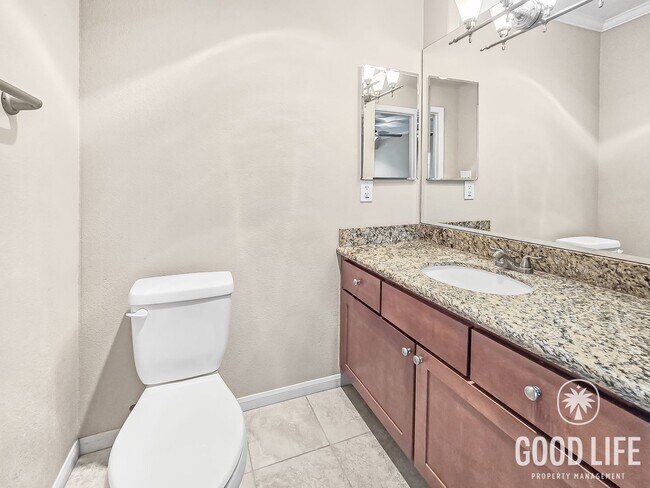 Building Photo - Gorgeous 2B/1.5BA Condo in the Heart of Normal Heights!