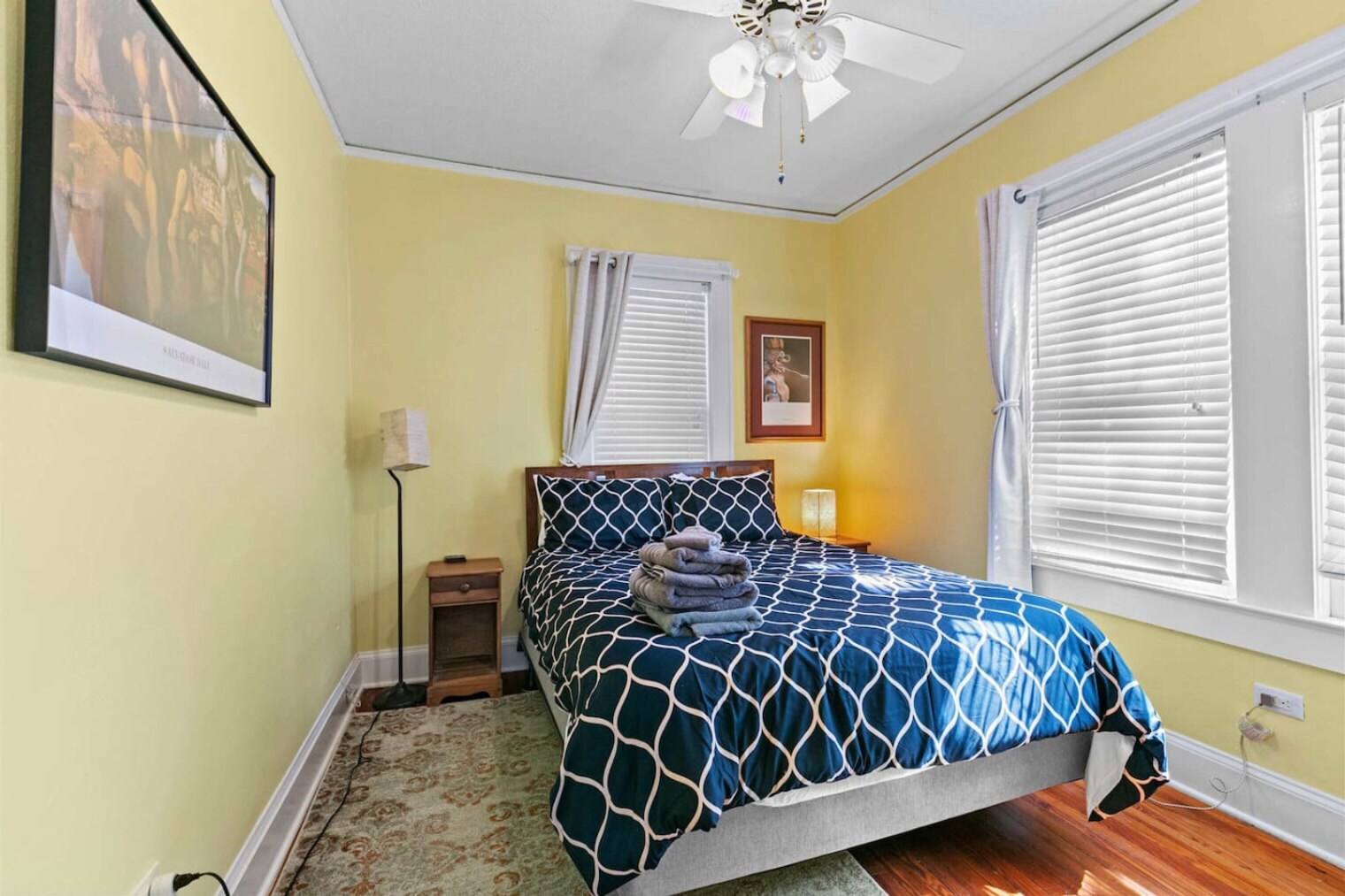 Building Photo - 204 NE 3rd Ave